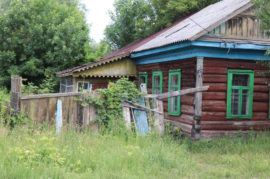 img_2471-1024x682 Заборы, фасады и брошенные авто