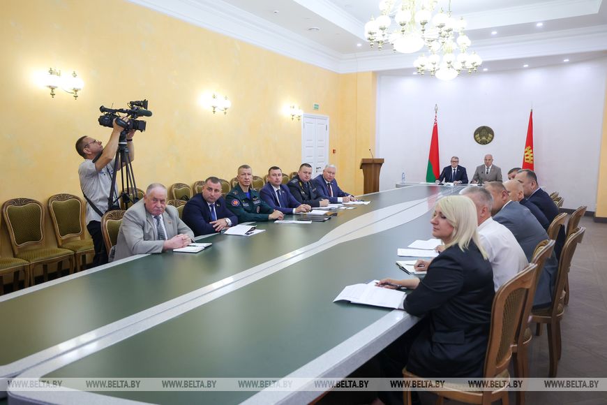 13-1 Техника, кадры и надежность сушильного хозяйства. Лукашенко назвал главные условия успеха уборочной