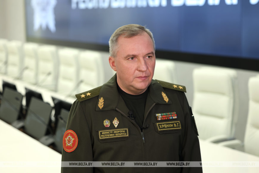 2-8 Лукашенко заслушал доклад министра обороны