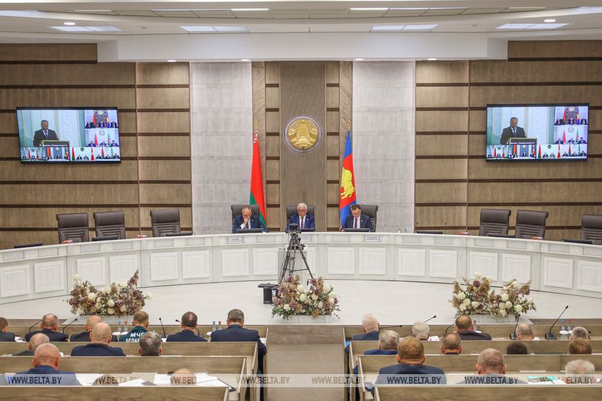 7-3 Техника, кадры и надежность сушильного хозяйства. Лукашенко назвал главные условия успеха уборочной