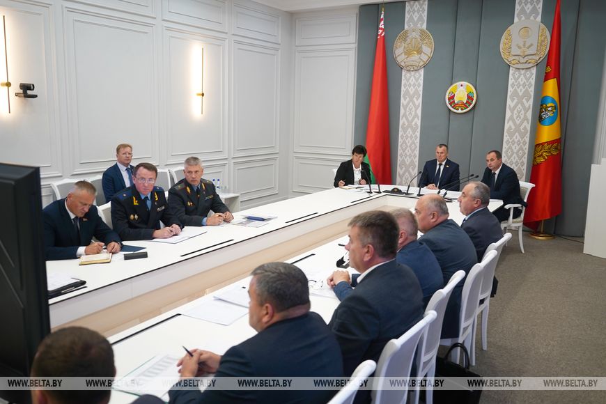 7-4 Техника, кадры и надежность сушильного хозяйства. Лукашенко назвал главные условия успеха уборочной