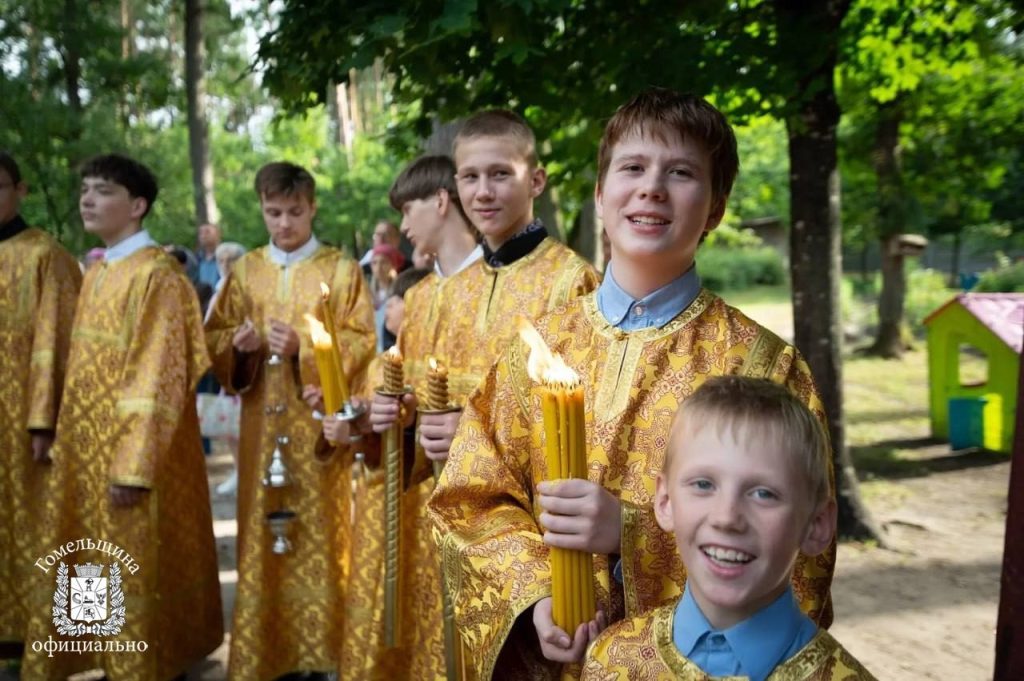 photo_2026-07-08_10-39-20-2-1024x681 В Гомеле прошел крестный ход «За сохранение семейных ценностей», в нем приняли участие более 1200 человек