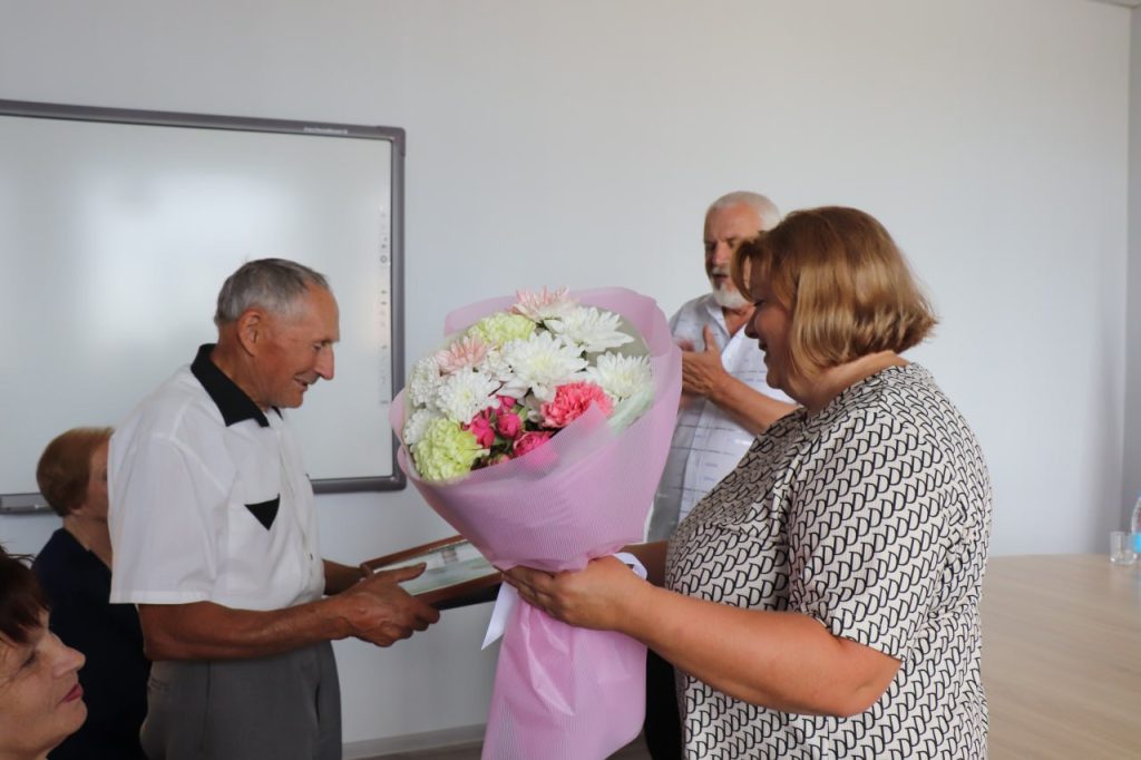 photo_2026-08-20_11-54-11-1024x682 Сегодня в Ветковском ЦСОН поздравили почётных юбиляров района!