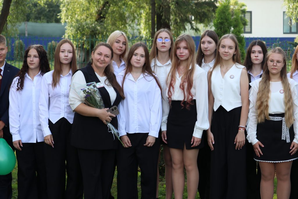 img_9856-1024x682 В средней школе №1 имени А.А. Громыко состоялась торжественная линейка, посвящённая Дню знаний