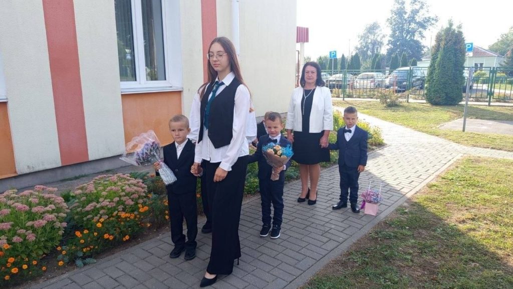 photo_2026-09-01_11-10-25-1024x578 С Днем знаний, Радужская школа!