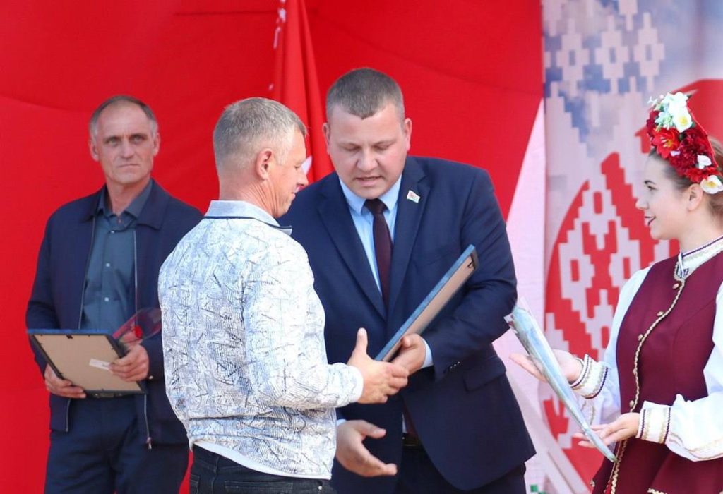 photo_2026-09-19_16-00-35-2-1024x700 Награждение аграриев Ветковщины