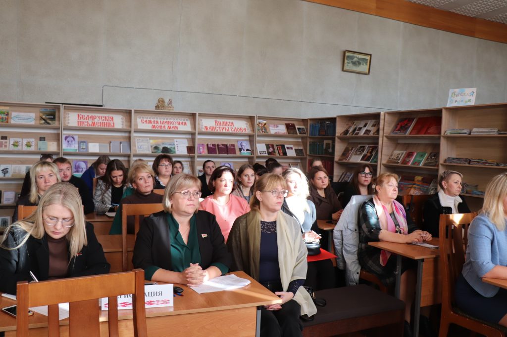 img_1873-1024x682 В Ветке обсудили современные подходы к кадровой работе, занятости и пенсионному обеспечению