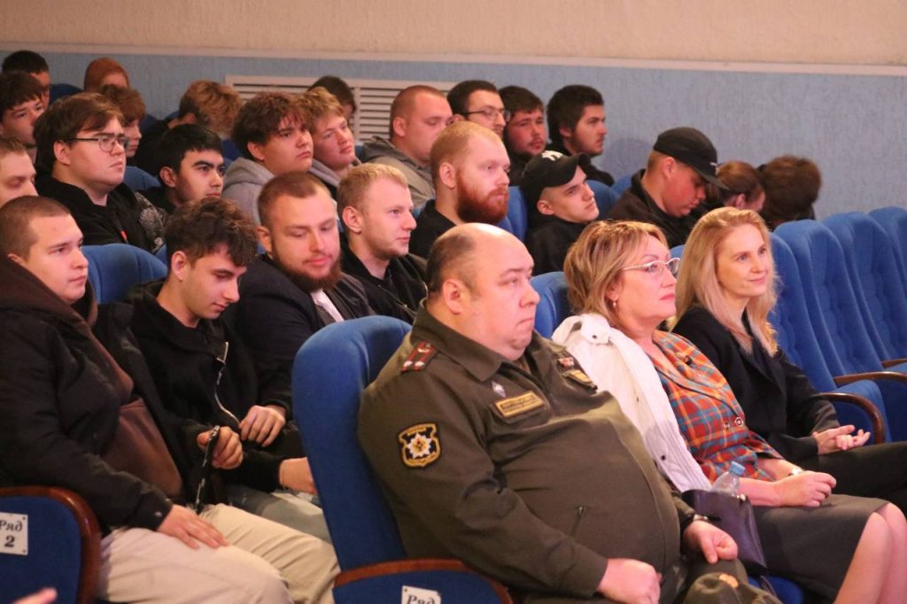 photo_2026-10-13_11-32-33-2-1024x682 В Ветковском центре культуры и народного творчества состоялось торжественное мероприятие «День призывника»
